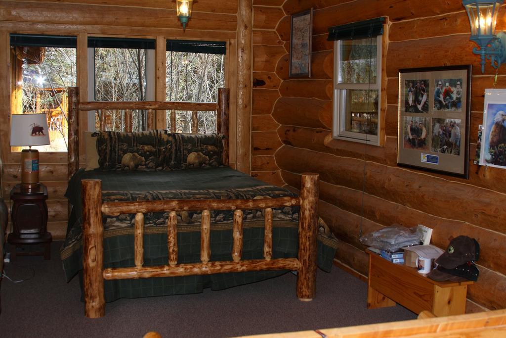 Wise Old Hunter Lodge Anchor Point Room photo